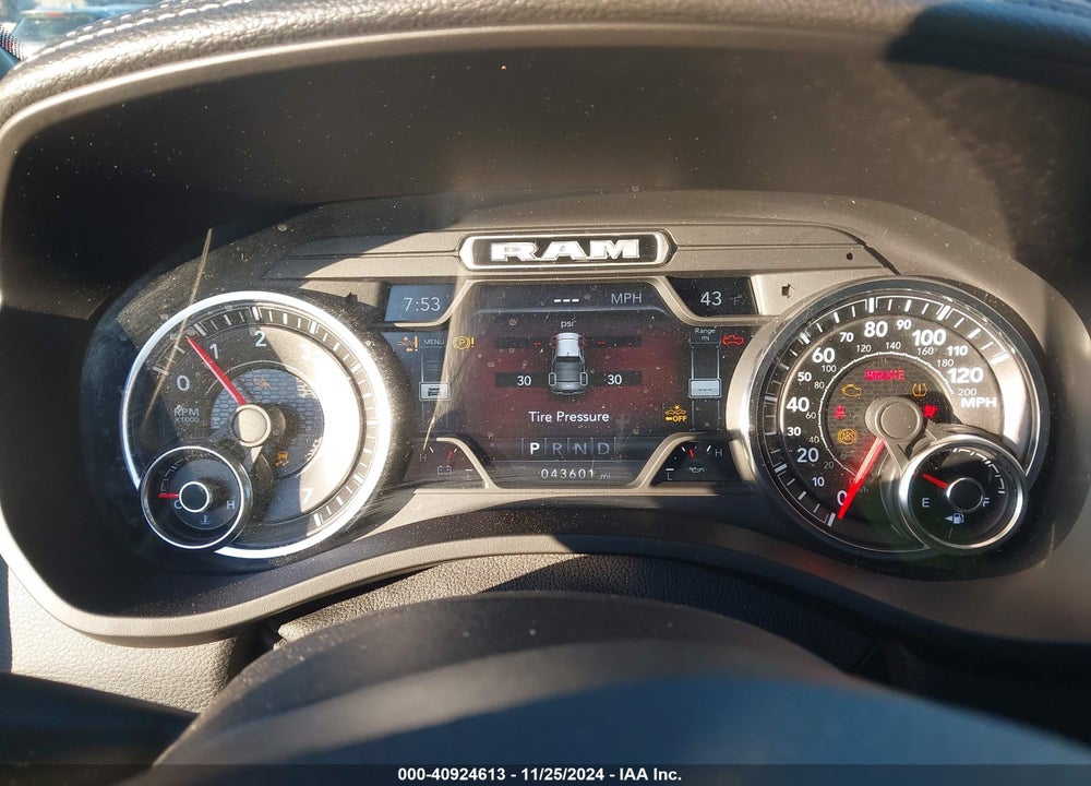 2019 RAM 1500 LAIE  4X4 5'7 BOX VIN: 1C6SRFJT7KN909828