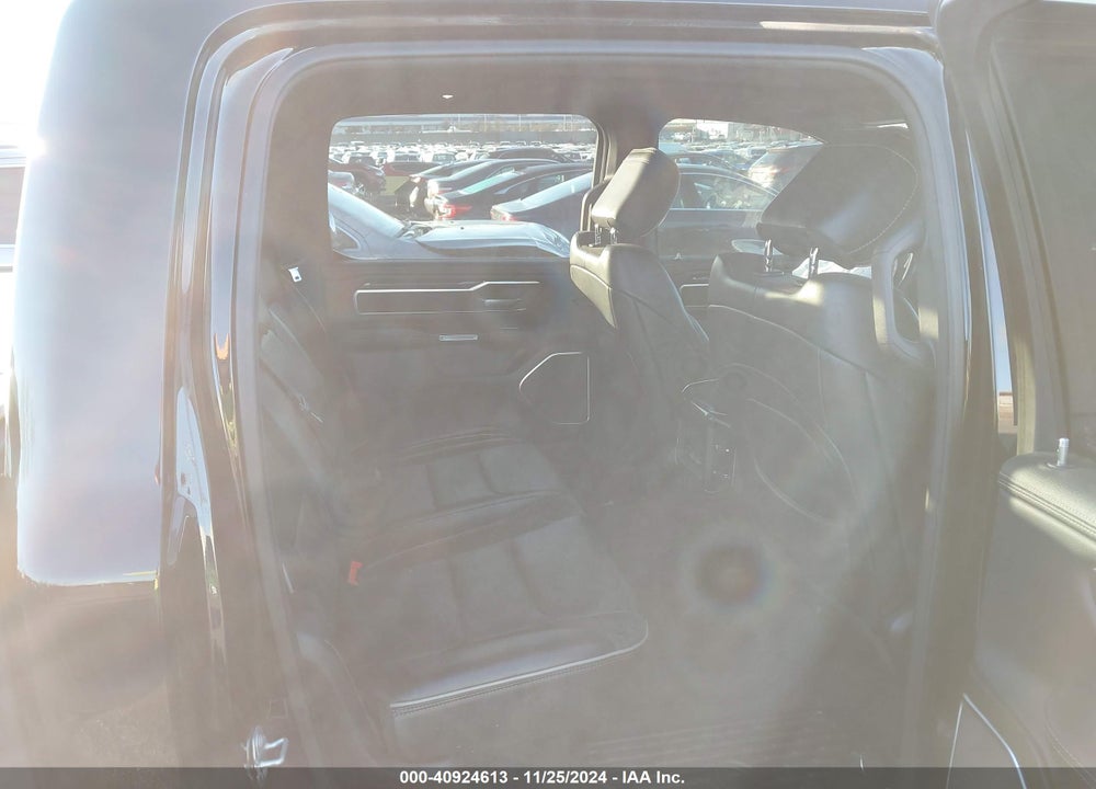 2019 RAM 1500 LAIE  4X4 5'7 BOX VIN: 1C6SRFJT7KN909828