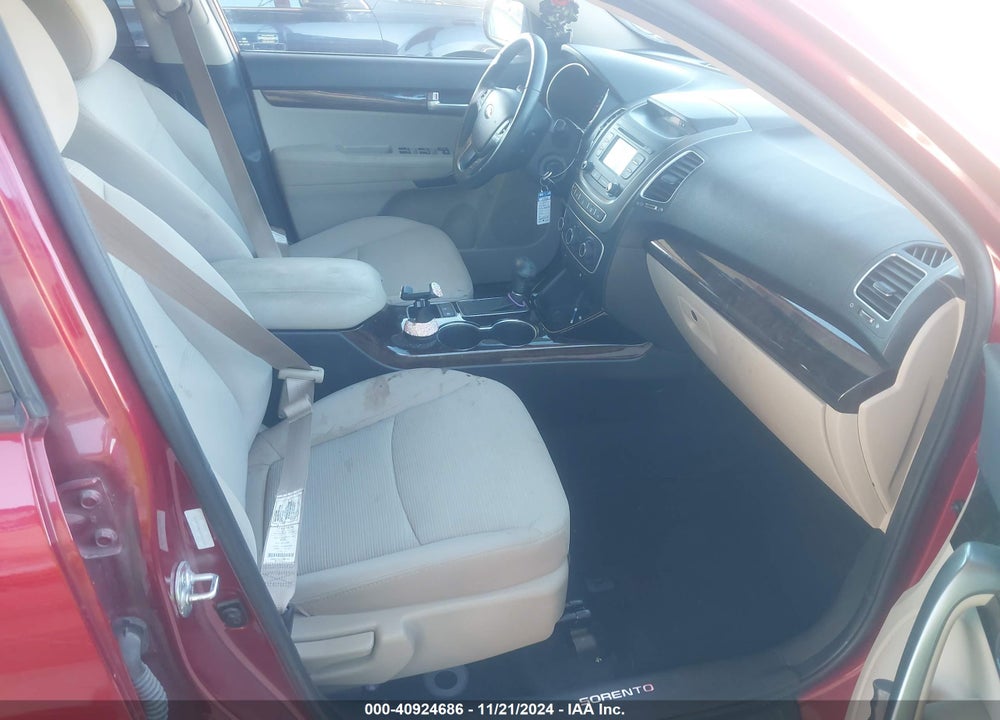 2014 KIA SORENTO LX VIN: 5XYKT3A6XEG437283