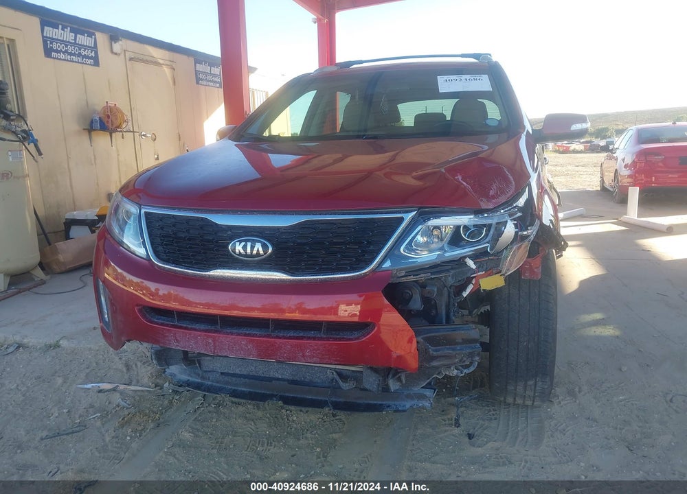 2014 KIA SORENTO LX VIN: 5XYKT3A6XEG437283