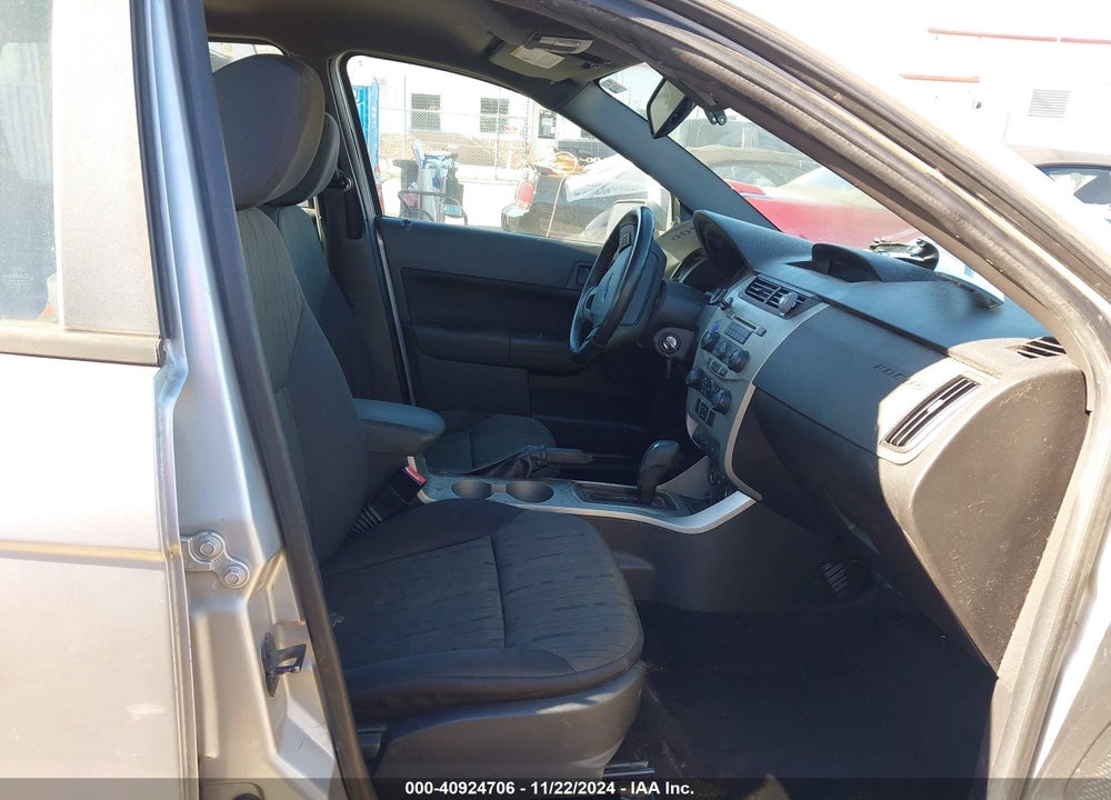 2011 FORD FOCUS SE VIN: 1FAHP3FN2BW193289