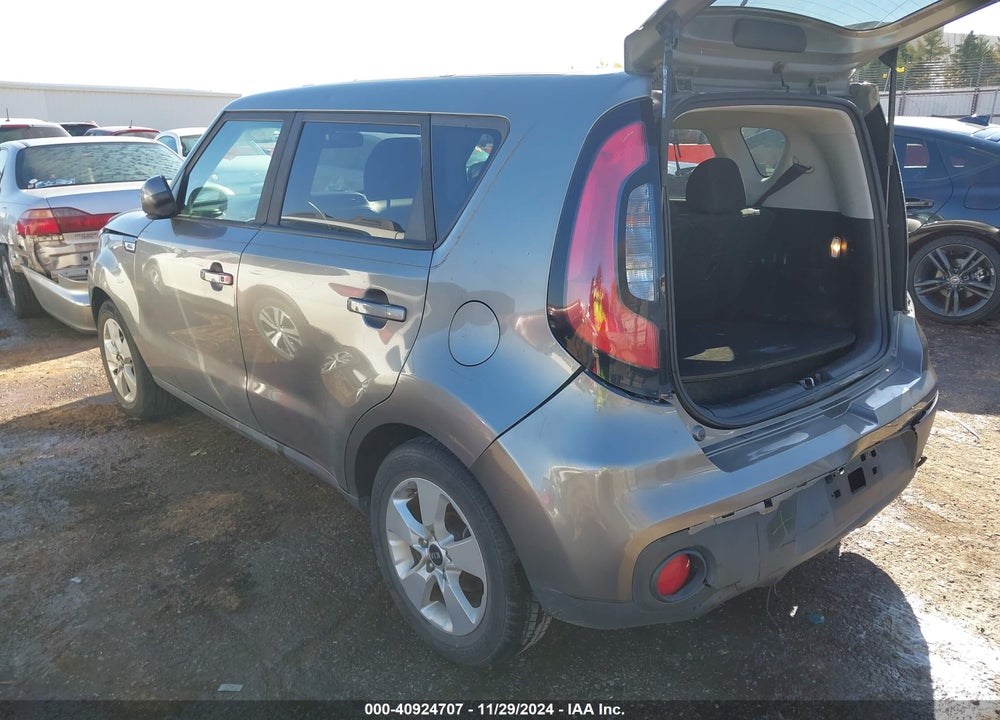 2018 KIA SOUL VIN: KNDJN2A21J7575833