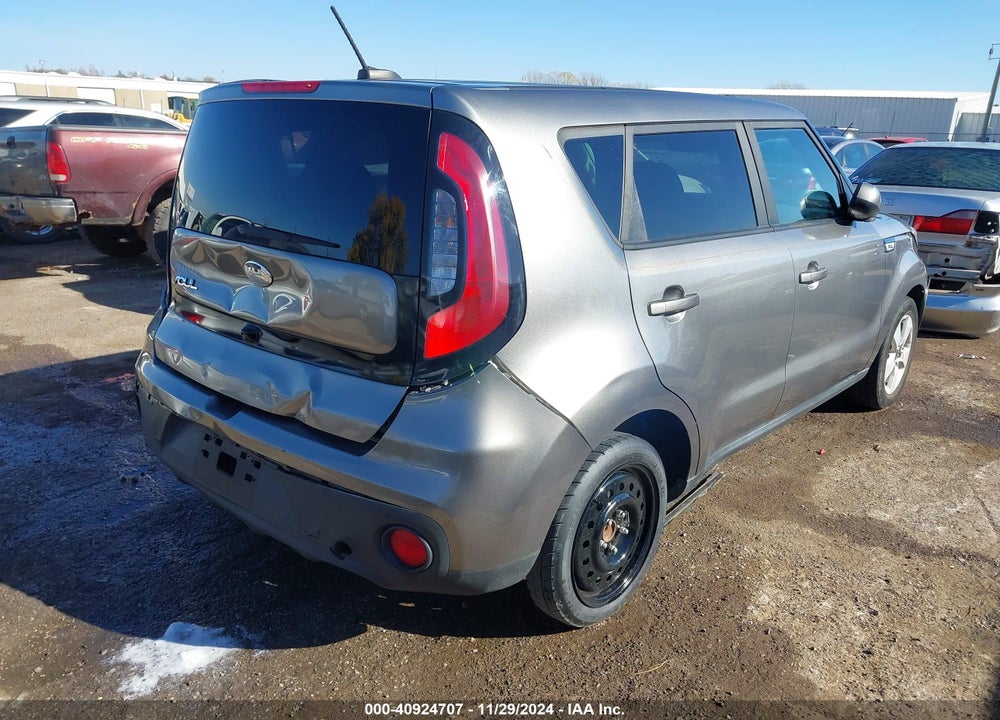 2018 KIA SOUL VIN: KNDJN2A21J7575833
