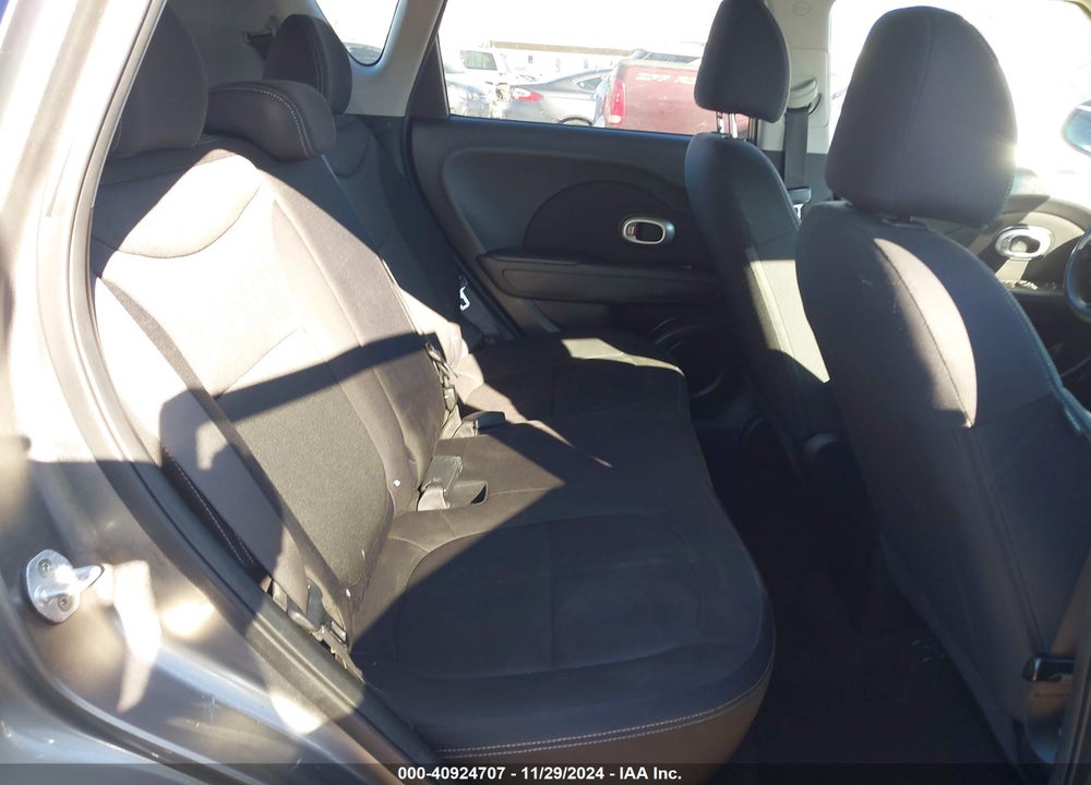 2018 KIA SOUL VIN: KNDJN2A21J7575833