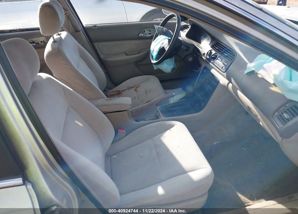 1996 HONDA ACCORD DX 25TH ANNIVERSARY VIN: 1HGCD5687TA130773