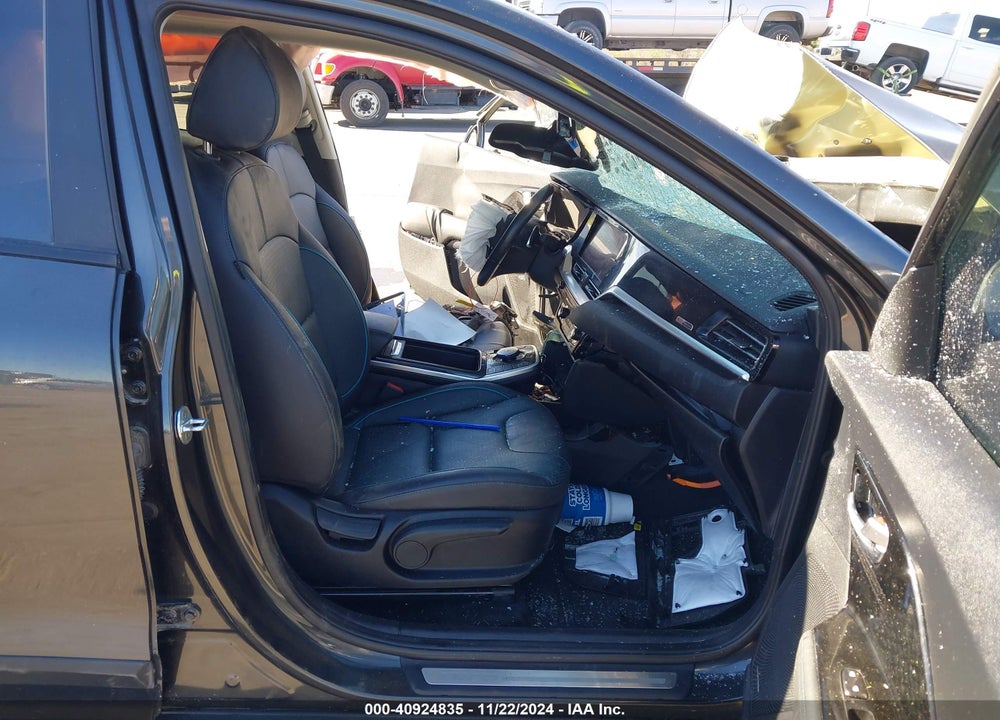 2022 KIA NIRO EV EX PREMIUM VIN: KNDCE3LG1N5121963