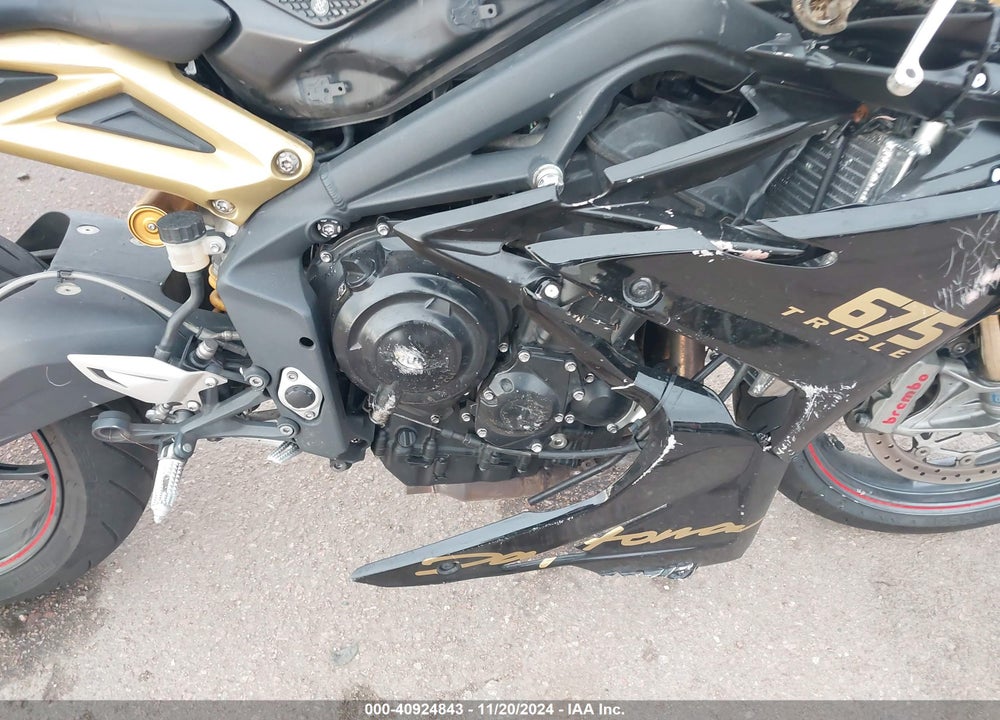 2017 TRIUMPH MOTORCYCLE DAYTONA 675R ABS VIN: SMTA02YK0HJ789649