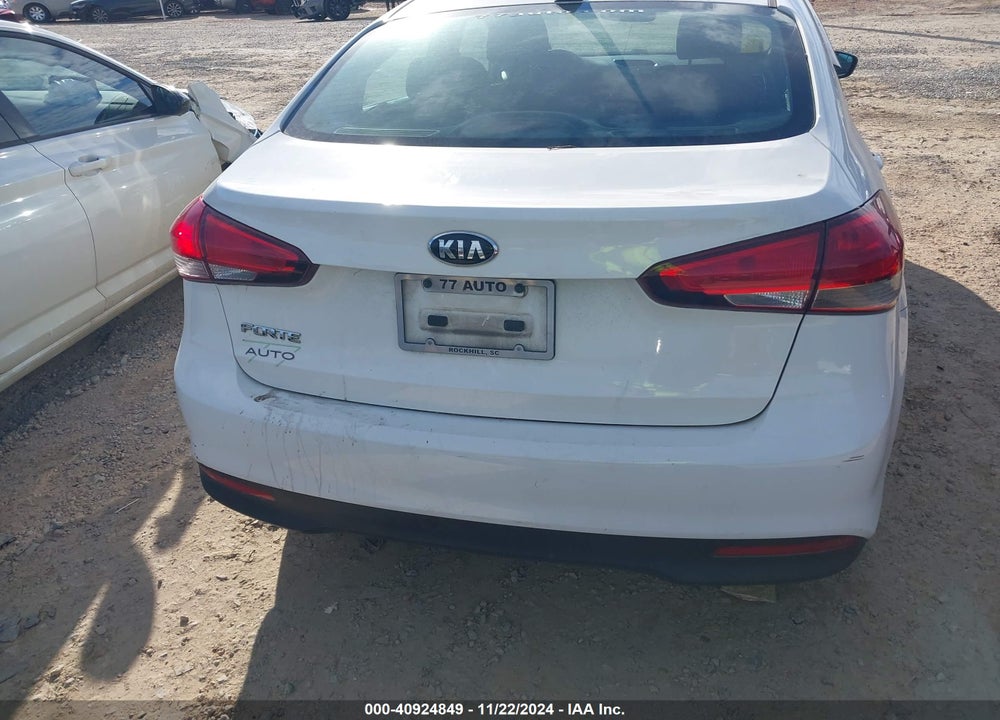 2017 KIA FORTE VIN: 3KPFK4A7XHE123508