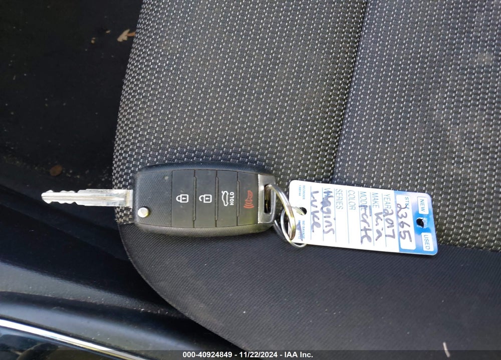 2017 KIA FORTE VIN: 3KPFK4A7XHE123508