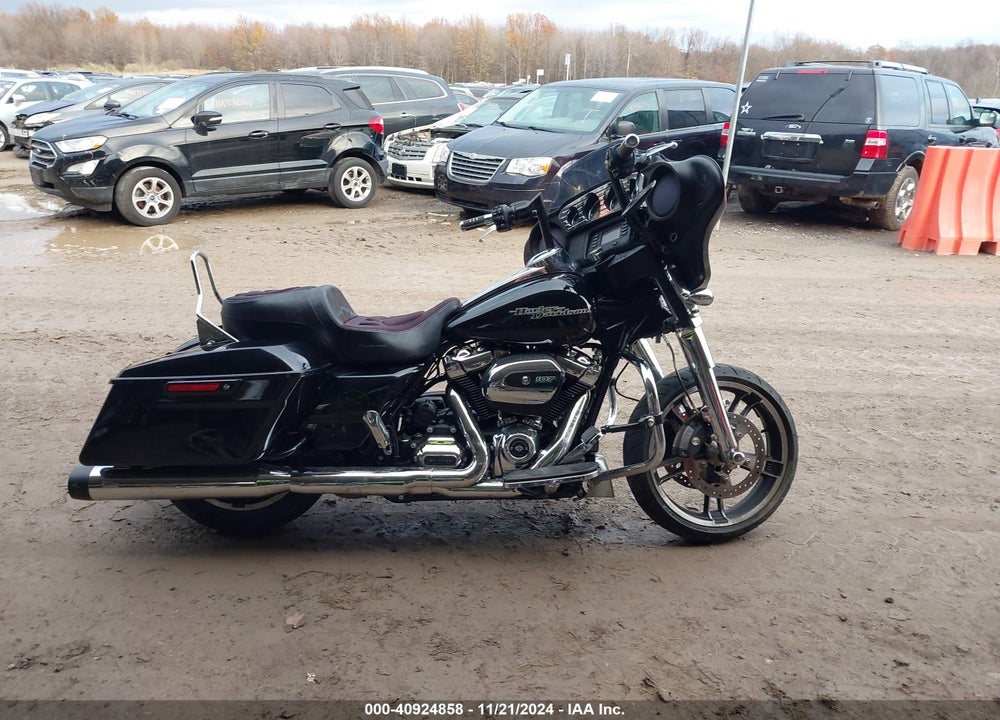 2018 HARLEY-DAVIDSON FLHX STREET GLIDE VIN: 1HD1KBC13JB650279