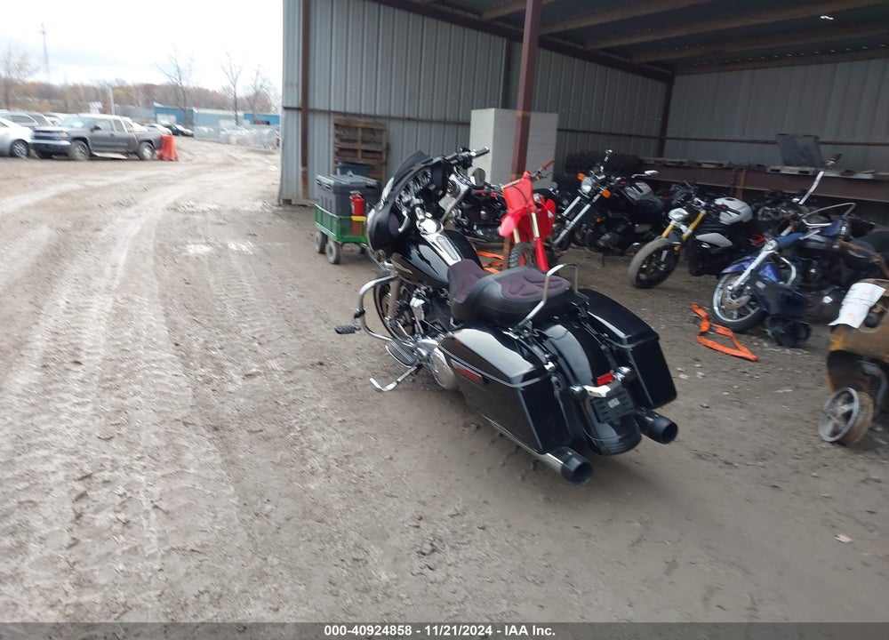 2018 HARLEY-DAVIDSON FLHX STREET GLIDE VIN: 1HD1KBC13JB650279