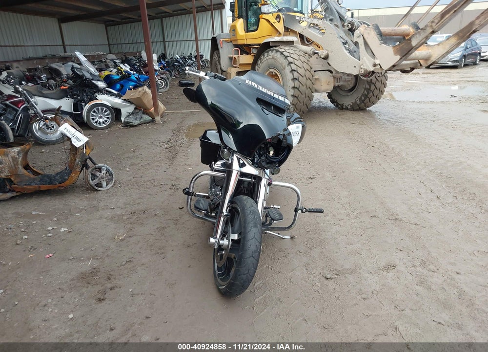 2018 HARLEY-DAVIDSON FLHX STREET GLIDE VIN: 1HD1KBC13JB650279