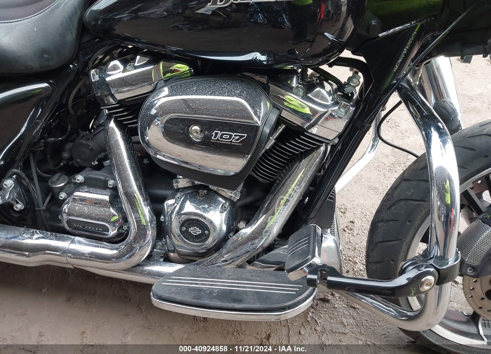 2018 HARLEY-DAVIDSON FLHX STREET GLIDE VIN: 1HD1KBC13JB650279