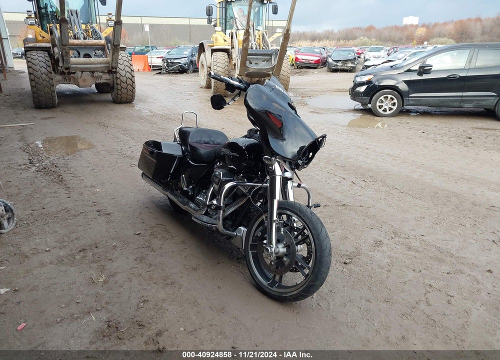 2018 HARLEY-DAVIDSON FLHX STREET GLIDE VIN: 1HD1KBC13JB650279