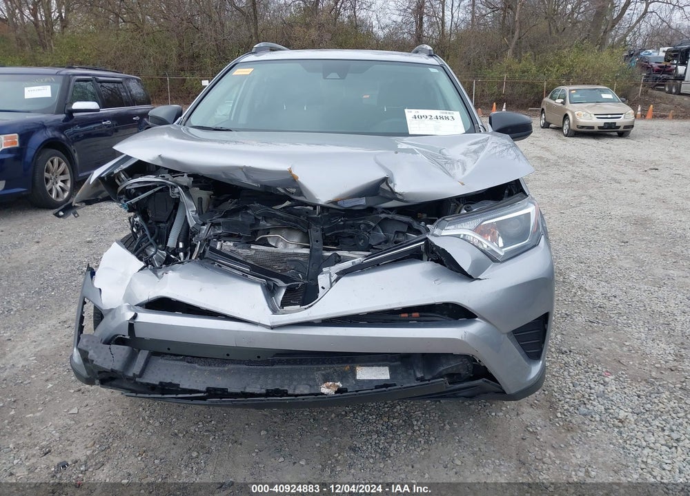 2017 TOYOTA RAV4 LE VIN: 2T3BFREV6HW625655