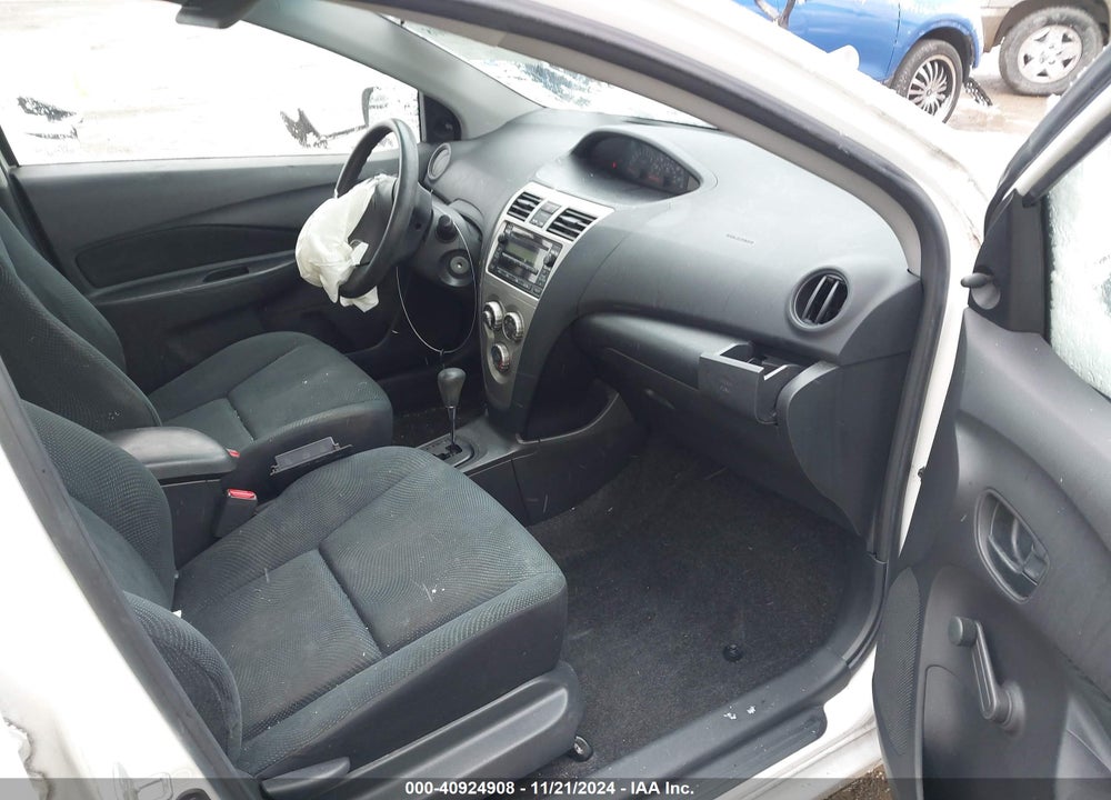 2009 TOYOTA YARIS VIN: JTDBT903391304204