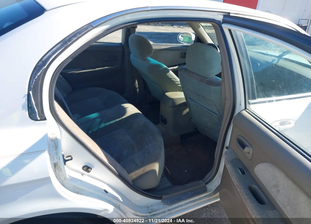 2002 KIA OPTIMA LX/SE VIN: KNAGD126225127202