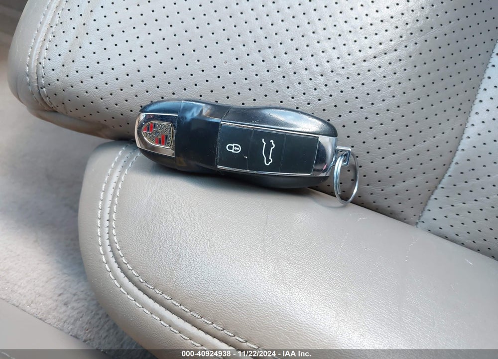 2011 PORSCHE CAYENNE S VIN: WP1AB2A20BLA54487