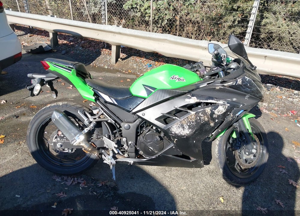 2014 KAWASAKI EX300 B VIN: JKAEX8B11EA006939