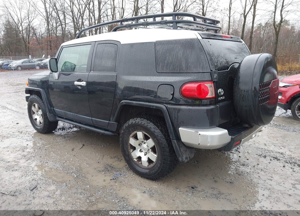 2007 TOYOTA FJ CRUISER VIN: JTEBU11F970034580