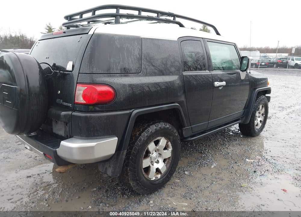 2007 TOYOTA FJ CRUISER VIN: JTEBU11F970034580