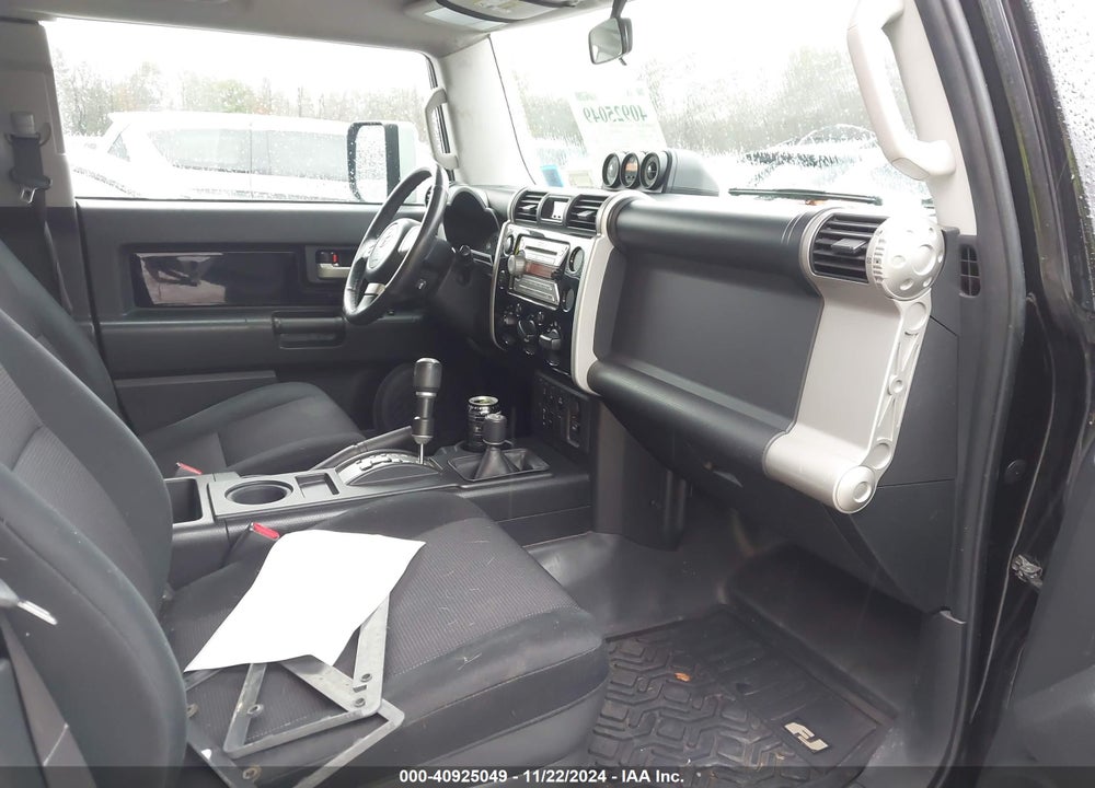 2007 TOYOTA FJ CRUISER VIN: JTEBU11F970034580