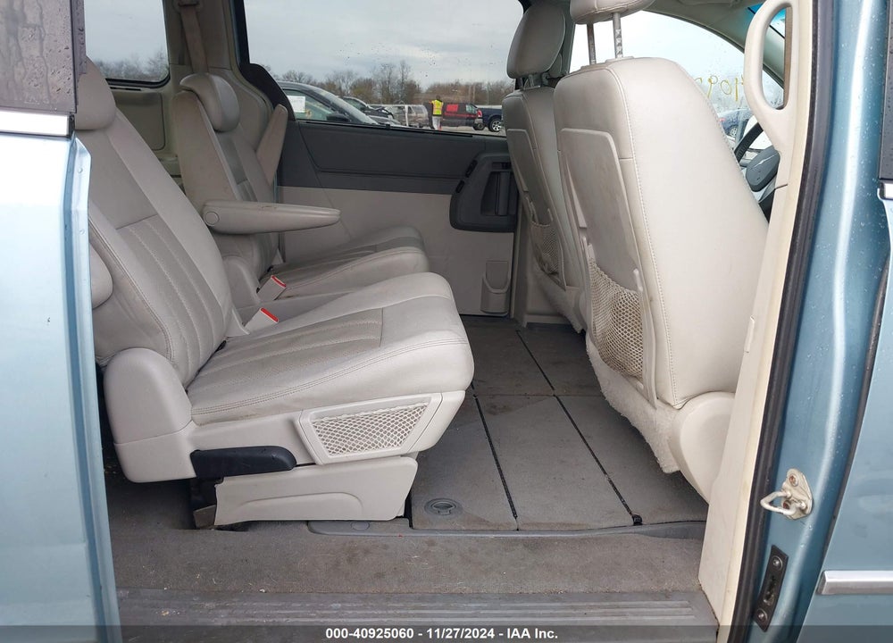 2009 CHRYSLER TOWN & COUNTRY TOURING VIN: 2A8HR54169R631811
