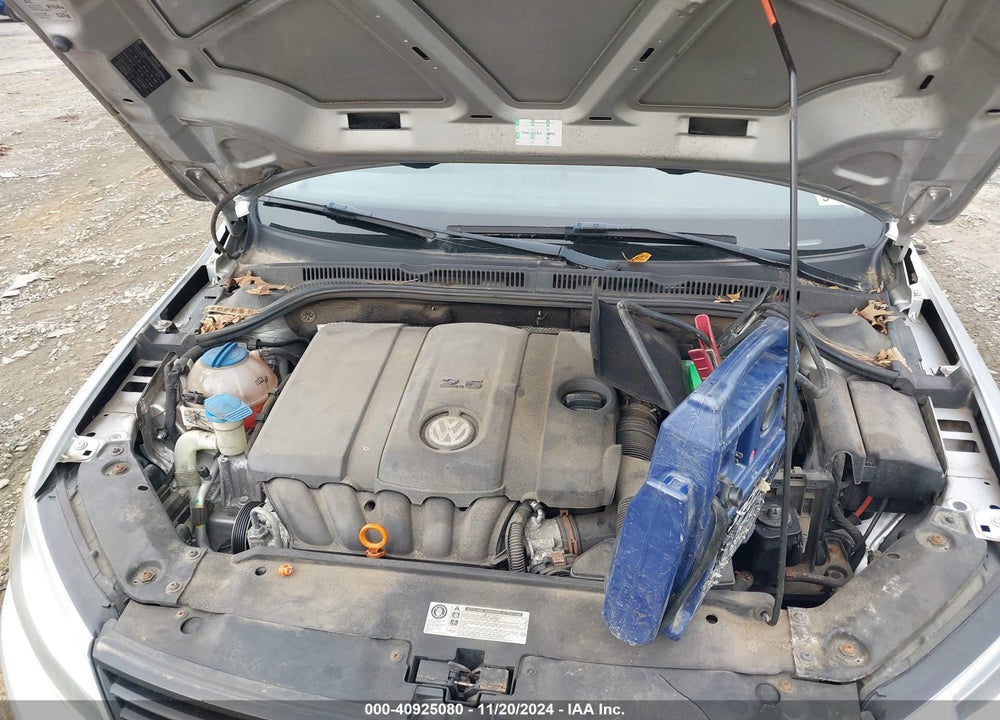 2011 VOLKSWAGEN JETTA 2.5L SE VIN: 3VWDZ7AJ8BM358869