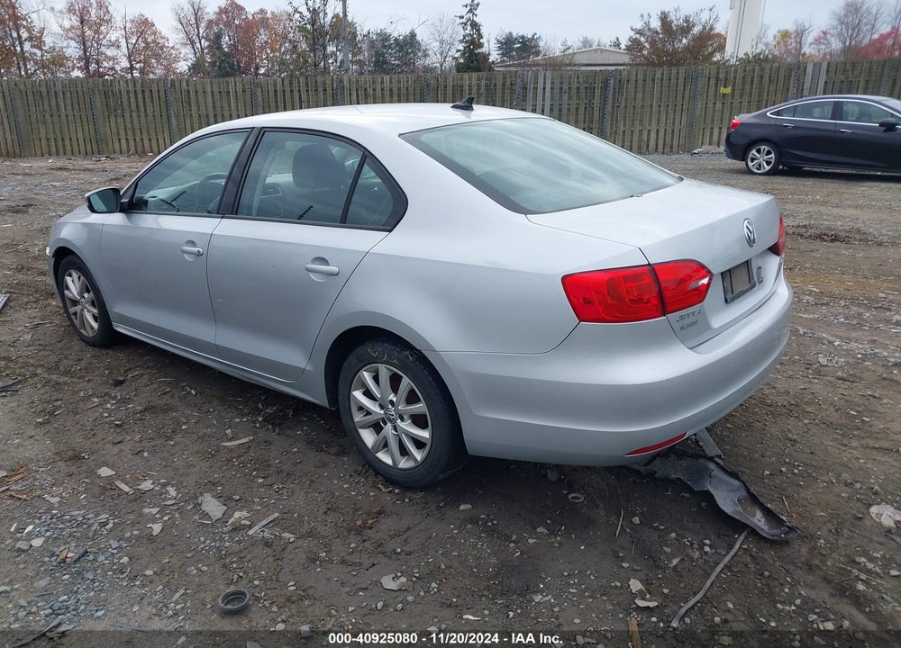 2011 VOLKSWAGEN JETTA 2.5L SE VIN: 3VWDZ7AJ8BM358869