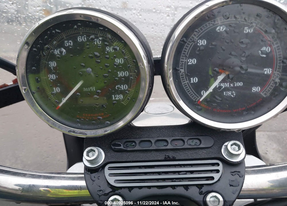 1998 HARLEY-DAVIDSON FXDS CONVERTIBLE VIN: 1HD1GGL16WY311650