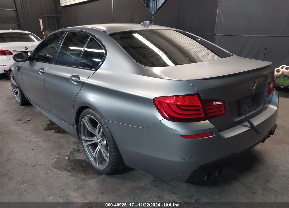 2013 BMW M5 VIN: WBSFV9C58DC774095