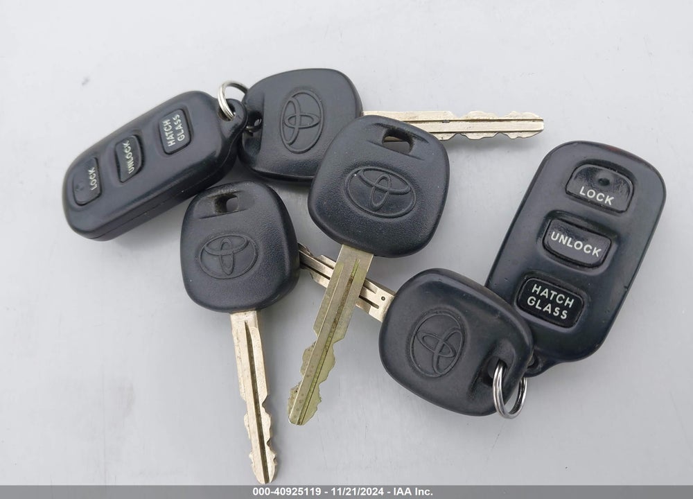 2008 TOYOTA MATRIX VIN: 2T1KR32E08C702331