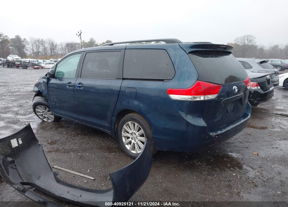 2011 TOYOTA SIENNA LE VIN: 5TDJK3DC1BS021301