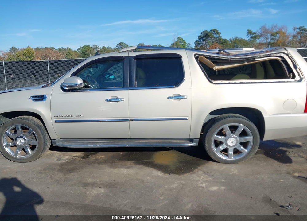 2012 CADILLAC ESCALADE ESV LUXURY VIN: 1GYS3HEF3CR126004