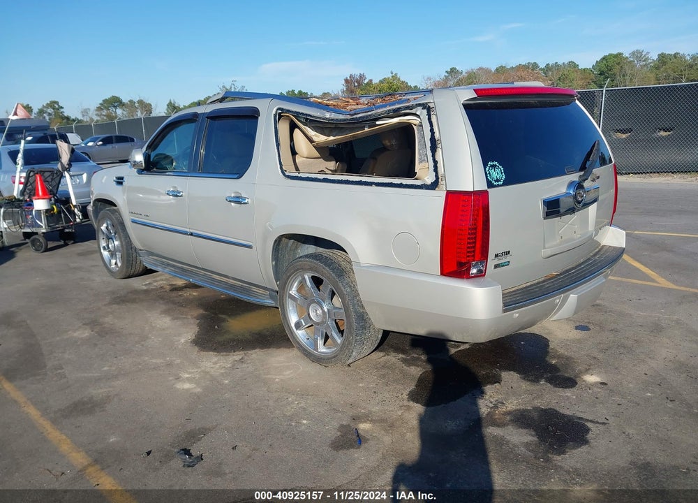 2012 CADILLAC ESCALADE ESV LUXURY VIN: 1GYS3HEF3CR126004