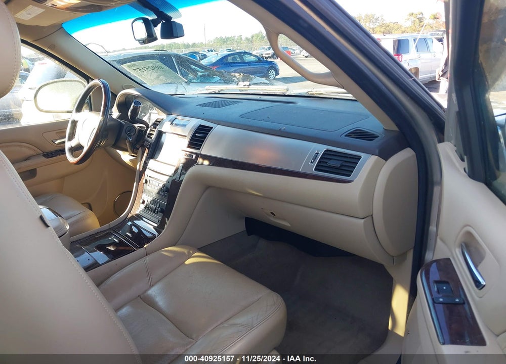 2012 CADILLAC ESCALADE ESV LUXURY VIN: 1GYS3HEF3CR126004