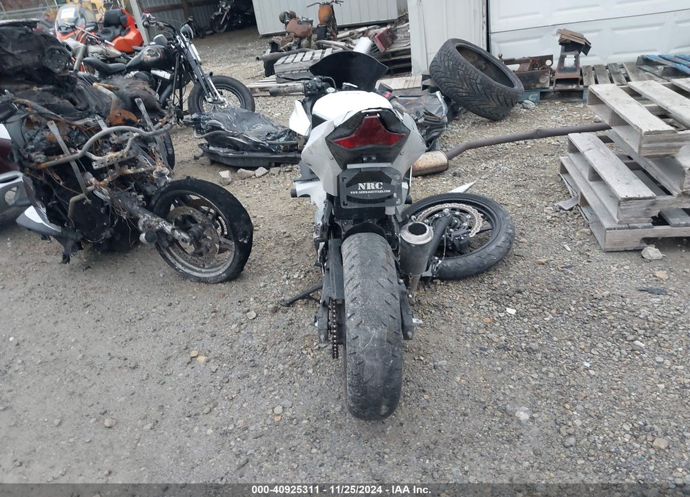 2020 KAWASAKI EX400 VIN: JKAEXKG16LDA70012