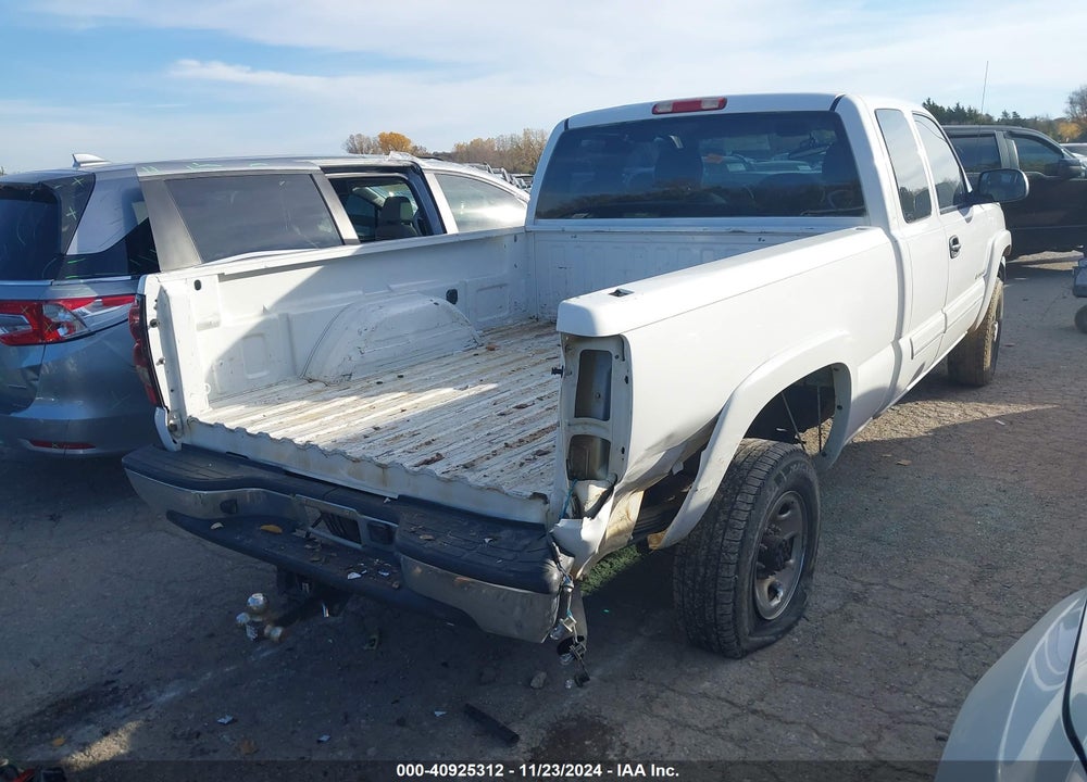 2005 CHEVROLET SILVERADO 2500HD LS VIN: 1GCHC29U05E276989