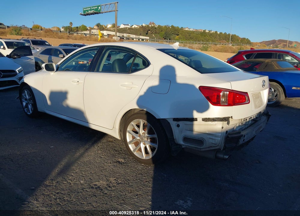 2011 LEXUS IS 250 VIN: JTHBF5C26B5140852