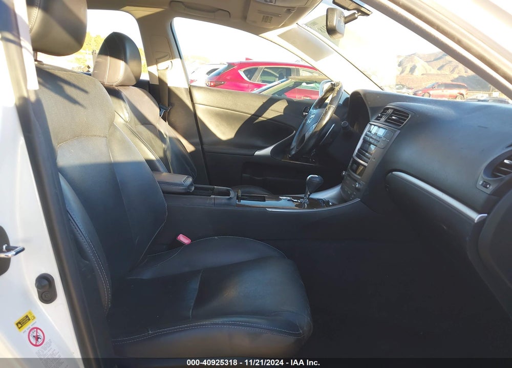 2011 LEXUS IS 250 VIN: JTHBF5C26B5140852