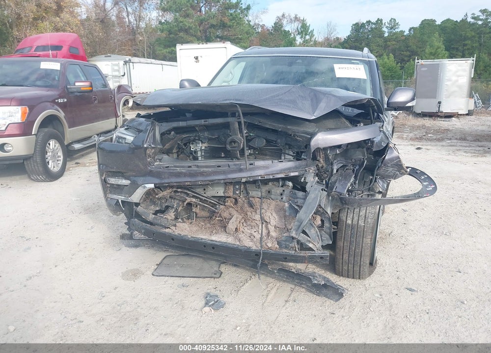 2022 INFINITI QX80 LUXE AWD VIN: JN8AZ2AE0N9290859