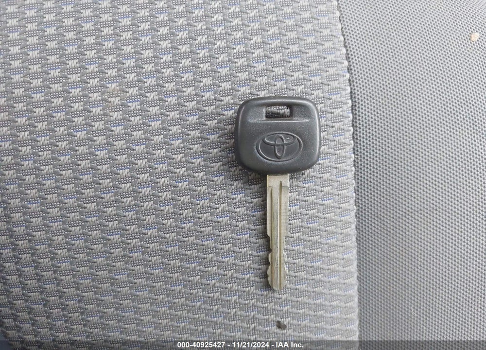 2005 TOYOTA TACOMA VIN: 5TENX22N95Z125883
