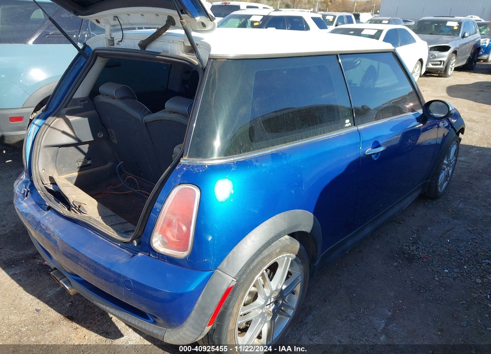 2006 MINI COOPER S VIN: WMWRE33576TJ37006