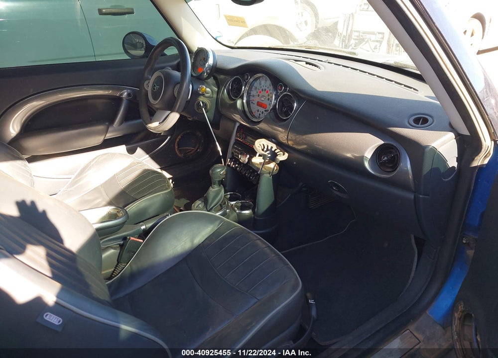 2006 MINI COOPER S VIN: WMWRE33576TJ37006