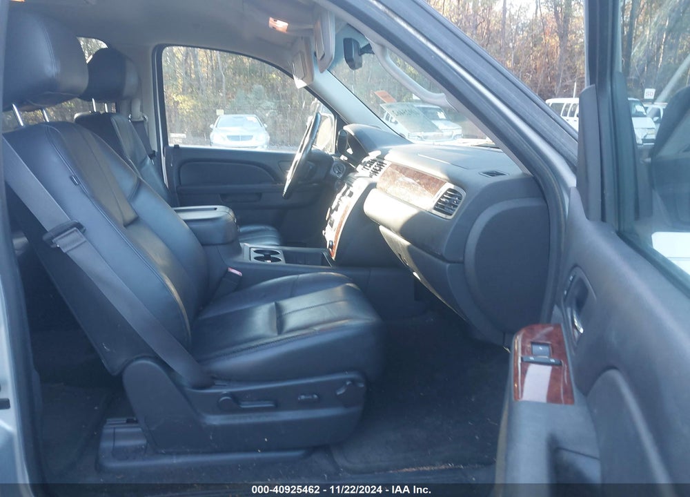 2013 CHEVROLET AVALANCHE LT VIN: 3GNMCFE07DG208289