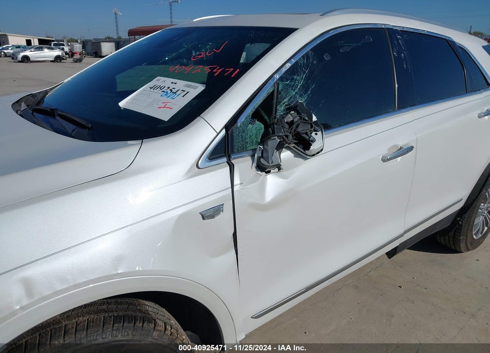 2017 CADILLAC XT5 LUXURY VIN: 1GYKNBRSXHZ190093
