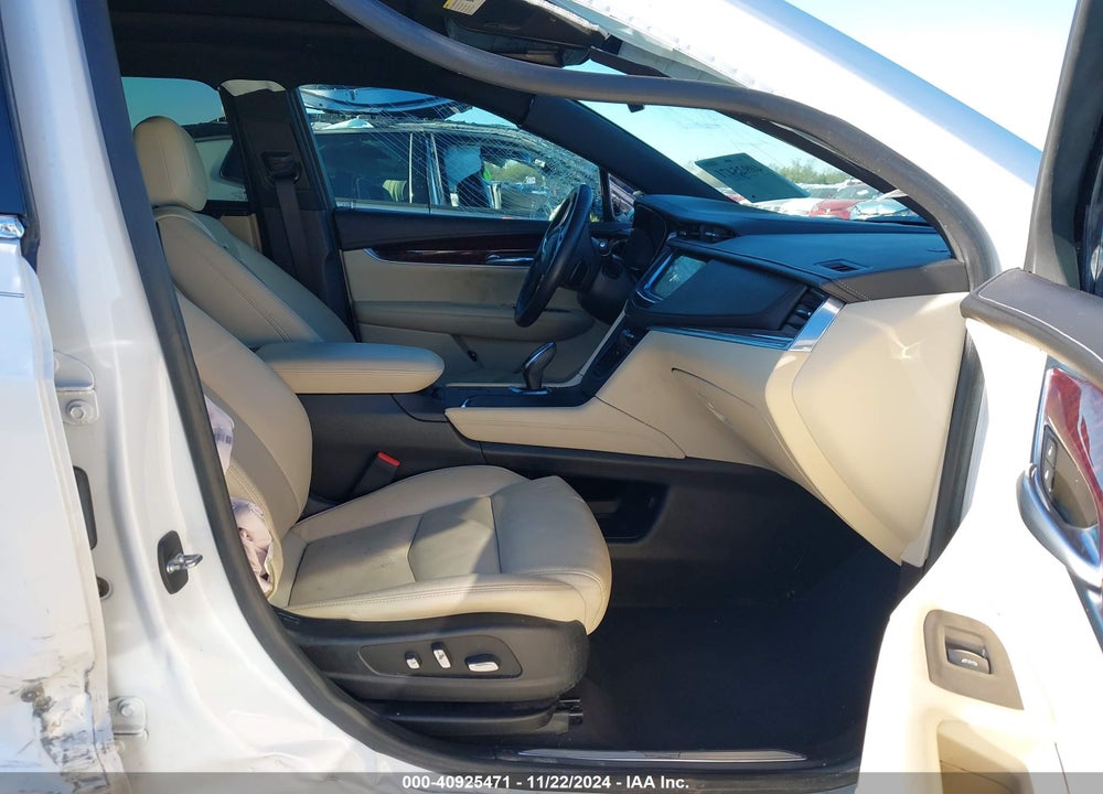 2017 CADILLAC XT5 LUXURY VIN: 1GYKNBRSXHZ190093