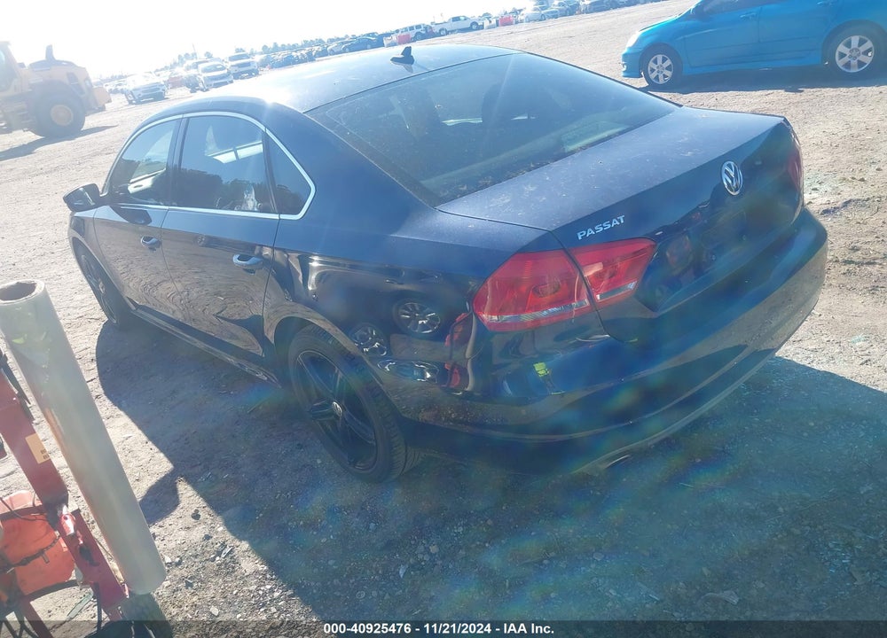 2013 VOLKSWAGEN PASSAT 2.5L SE VIN: 1VWBP7A35DC093010