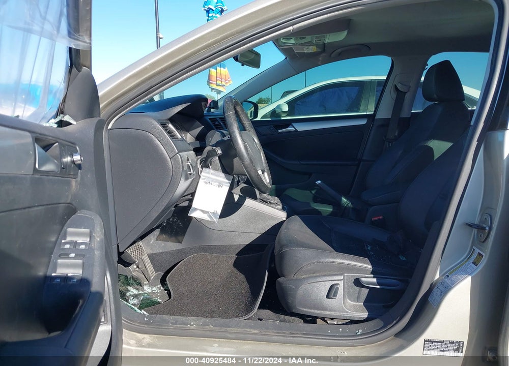2014 VOLKSWAGEN JETTA 1.8T SE VIN: 3VWD17AJXEM254749