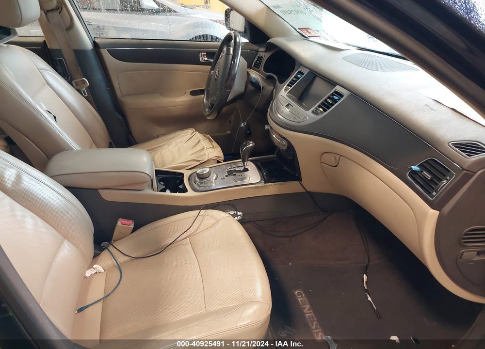 2010 HYUNDAI GENESIS 4.6 VIN: KMHGC4DF8AU111073